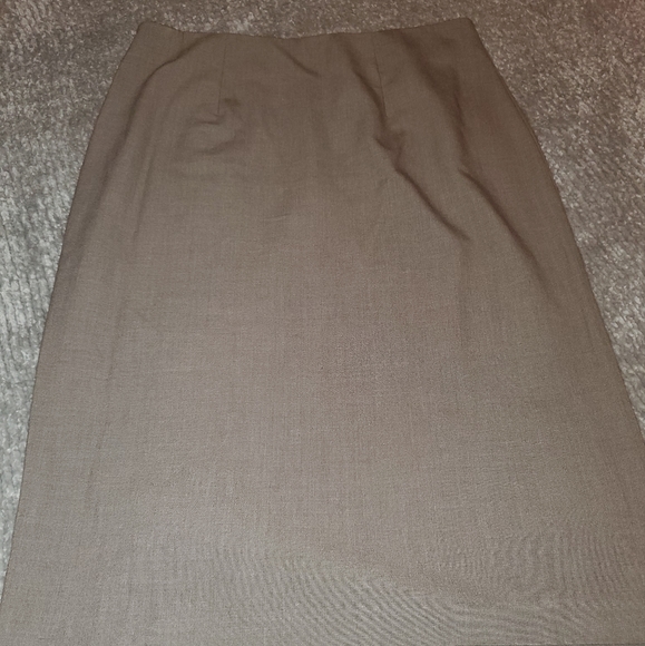 Skirt - Picture 2 of 4